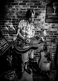 Charlie Morris with Dobro. Click on this thumbnail to view the high-resolution photo.